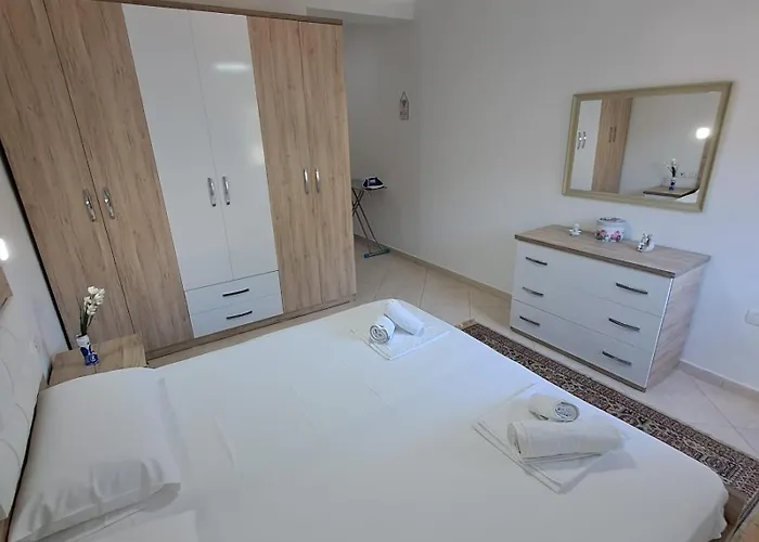 Flowers & 2 Bedrooms & Private Garage * Vlorë