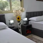 Flowers & 2 Bedrooms & Private Garage Vlorë
