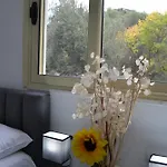 Flowers & 2 Bedrooms & Private Garage アパート