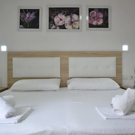 Flowers&green 2 Bedrooms Apartment&private Garage Vlorë