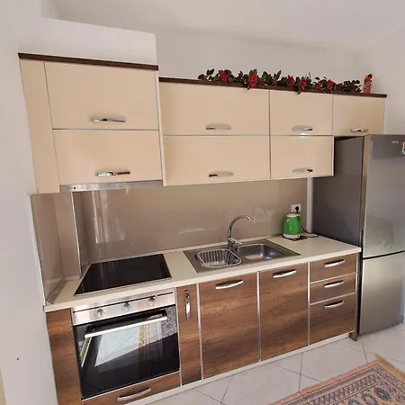 Flowers&green 2 Bedrooms Apartment&private Garage