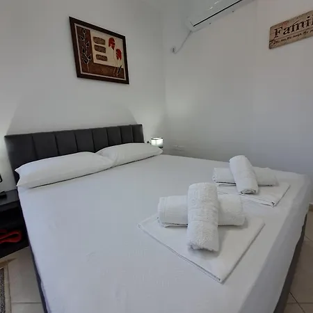 Flowers&green 2 Bedrooms Apartment&private Garage Appartement *