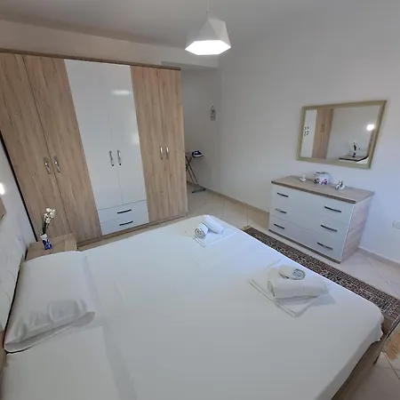 Flowers&green 2 Bedrooms Apartment&private Garage * Vlorë
