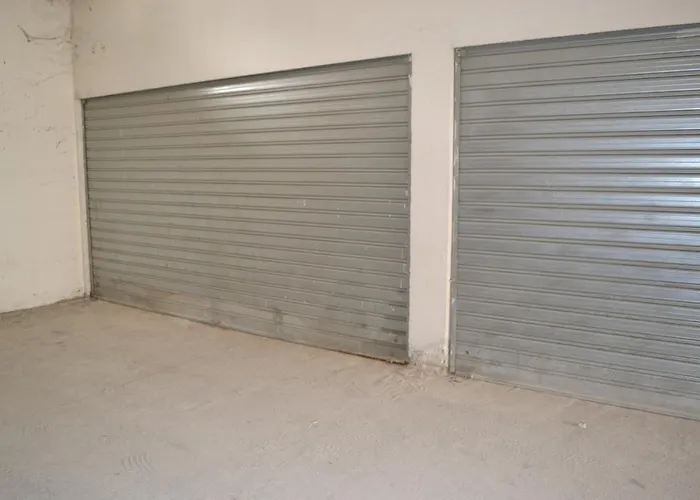 Flowers & 2 Bedrooms & Private Garage Vlorë