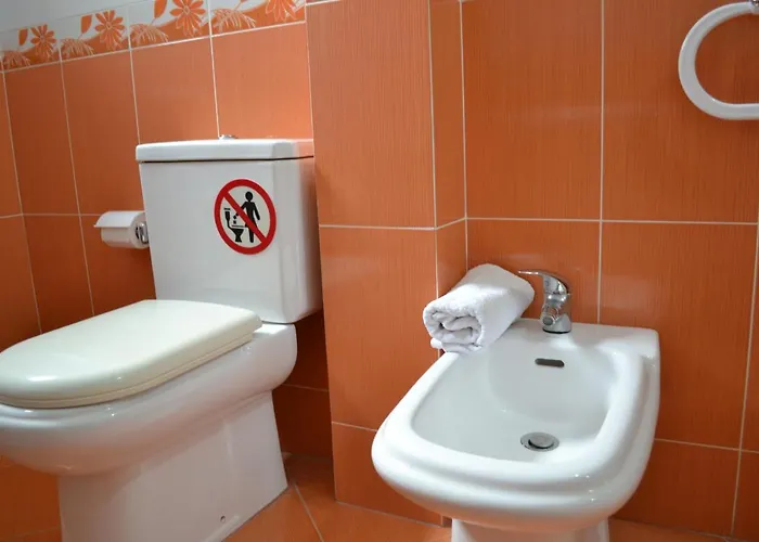 Flowers & 2 Bedrooms & Private Garage 公寓