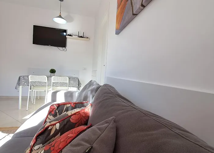 Flowers & 2 Bedrooms & Private Garage * Vlorë